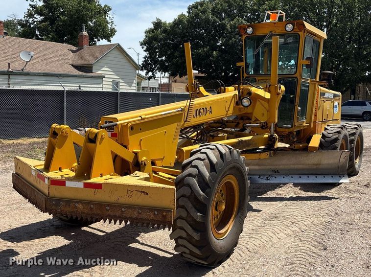 MOTOCONFORMADORA JOHN DEERE 670A 1980