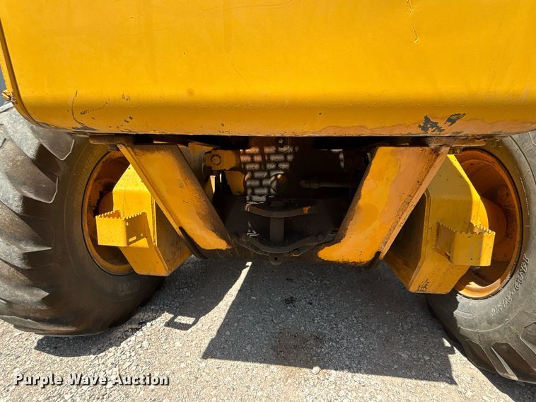 image for item DZ8724 1980 John Deere 670A motor grader