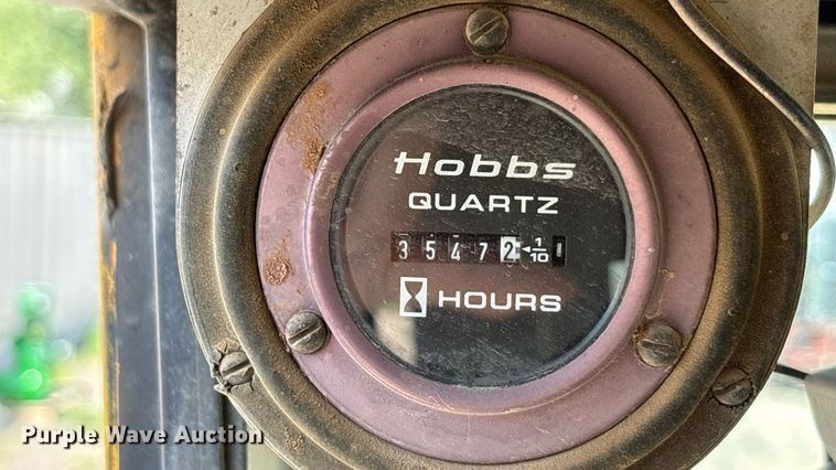 image for item DZ8724 1980 John Deere 670A motor grader