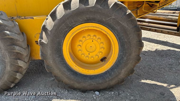 image for item DZ8724 1980 John Deere 670A motor grader