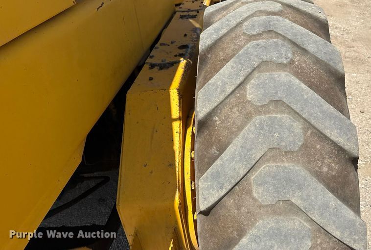 image for item DZ8724 1980 John Deere 670A motor grader