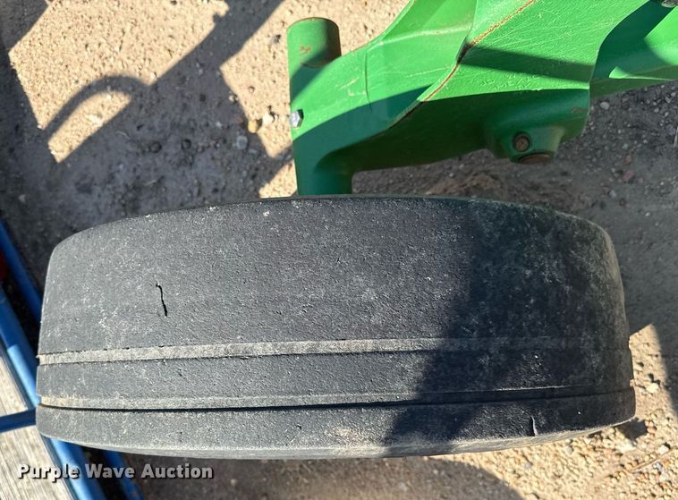 image for item DZ8760 John Deere CX15 batwing rotary mower