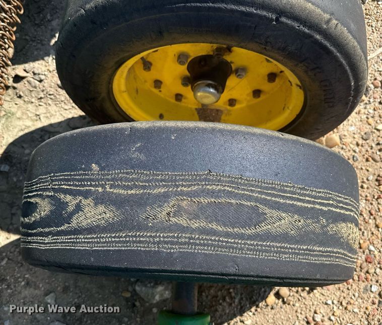 image for item DZ8760 John Deere CX15 batwing rotary mower