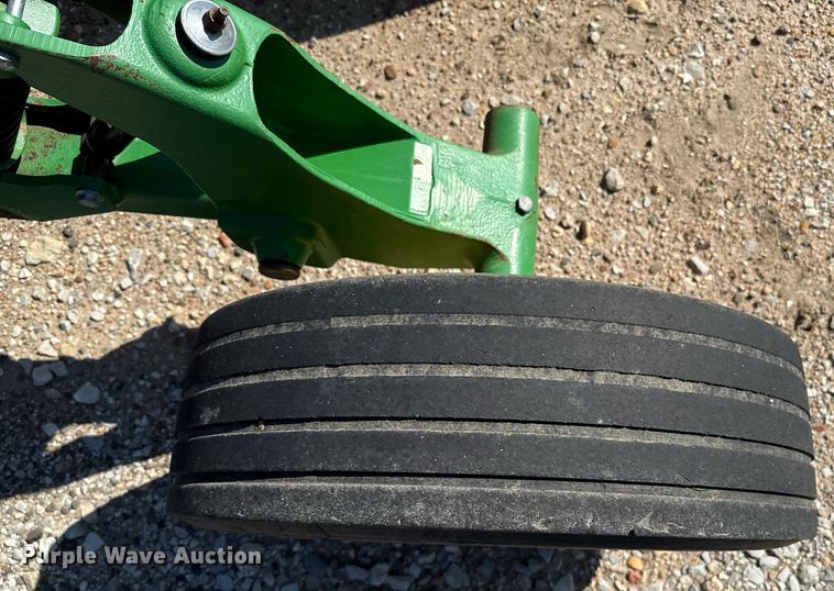 image for item DZ8760 John Deere CX15 batwing rotary mower