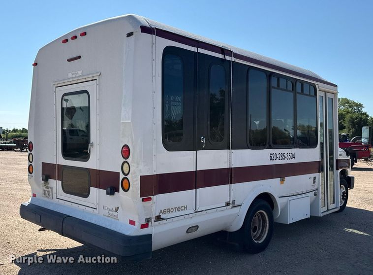 image for item DZ8761 2012 Ford E350 shuttle bus