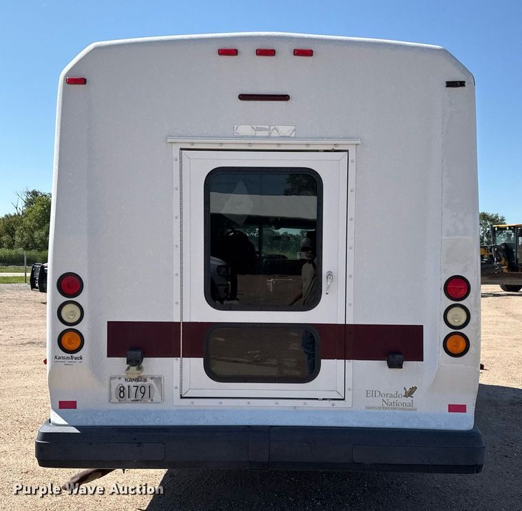 image for item DZ8761 2012 Ford E350 shuttle bus