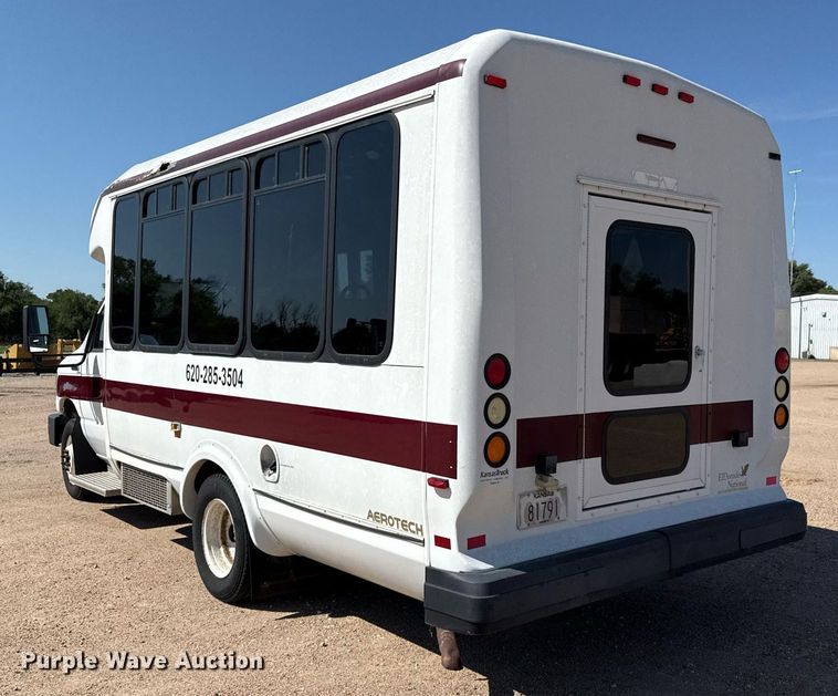 image for item DZ8761 2012 Ford E350 shuttle bus