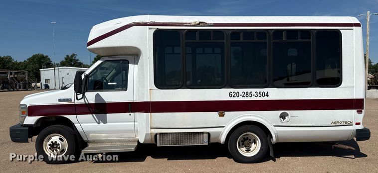 image for item DZ8761 2012 Ford E350 shuttle bus