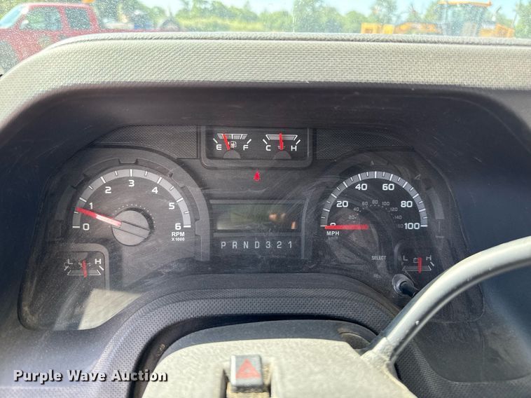 image for item DZ8761 2012 Ford E350 shuttle bus