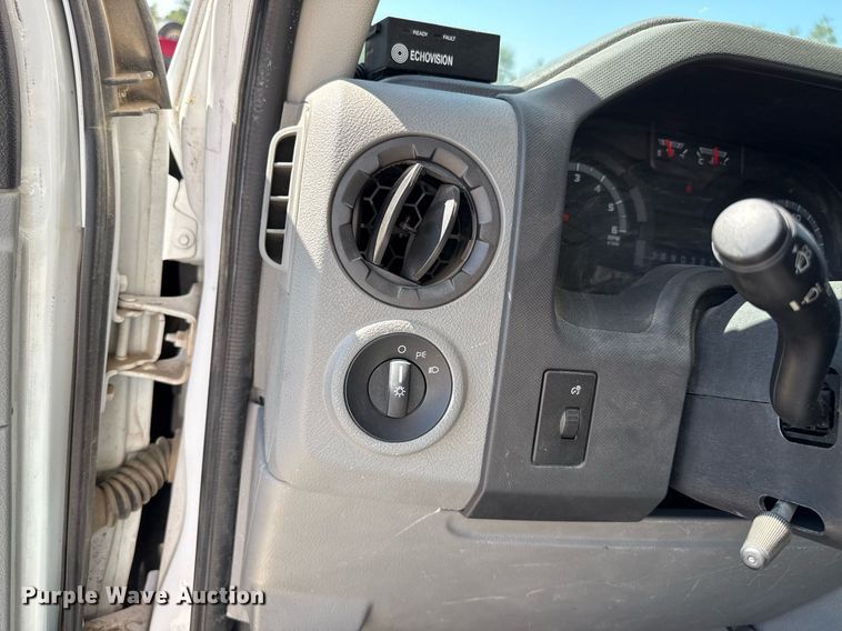 image for item DZ8761 2012 Ford E350 shuttle bus