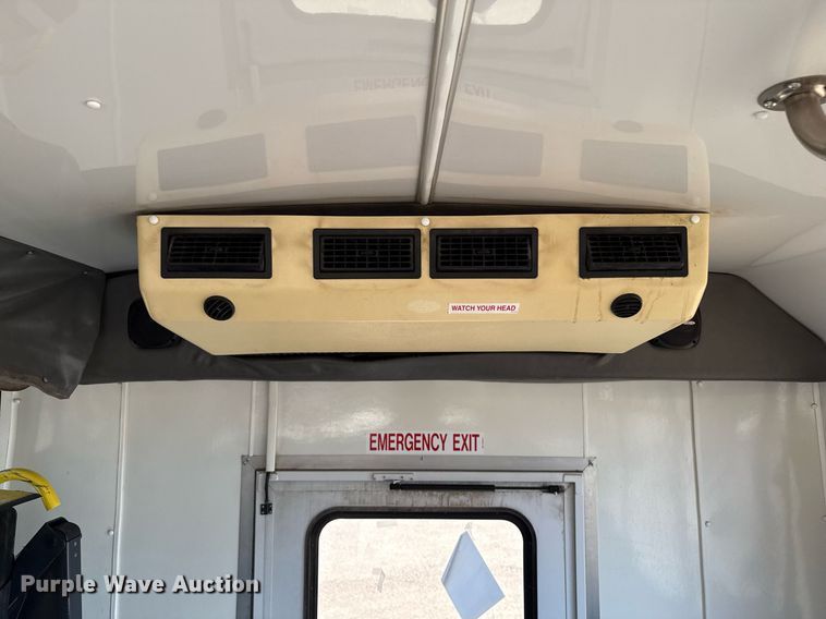image for item DZ8761 2012 Ford E350 shuttle bus