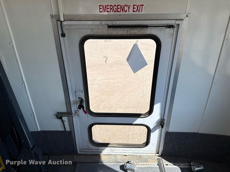 image for item DZ8761 2012 Ford E350 shuttle bus