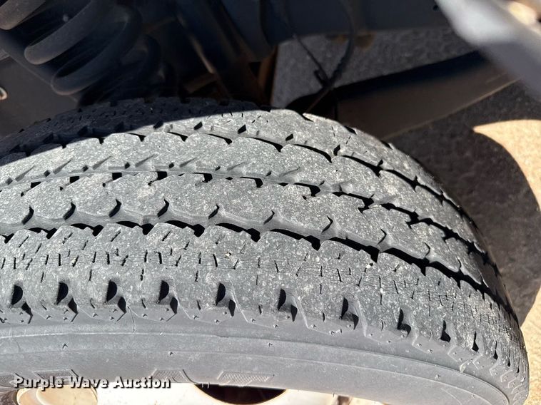 image for item DZ8761 2012 Ford E350 shuttle bus