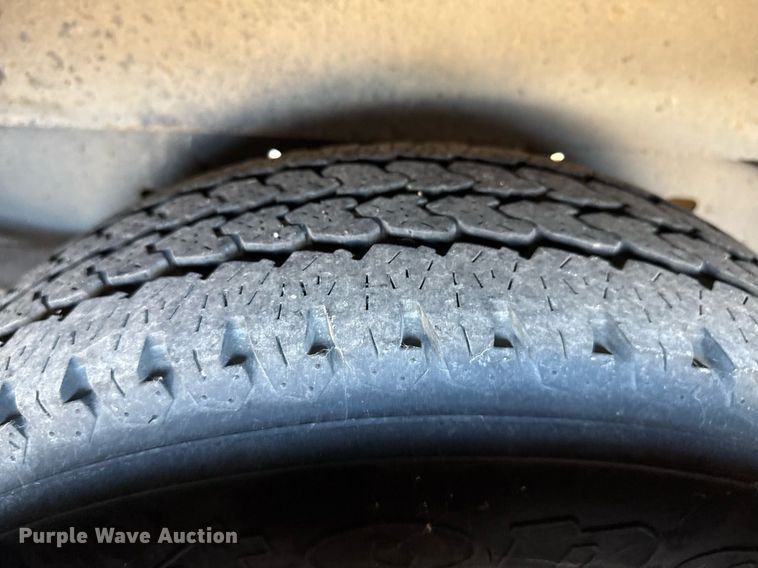 image for item DZ8761 2012 Ford E350 shuttle bus