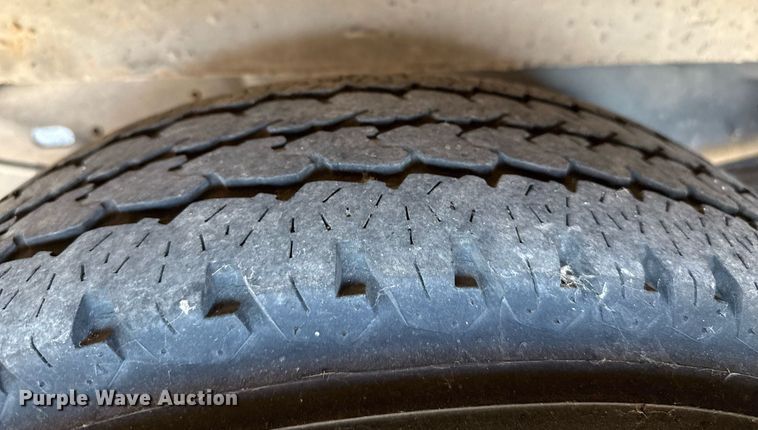 image for item DZ8761 2012 Ford E350 shuttle bus