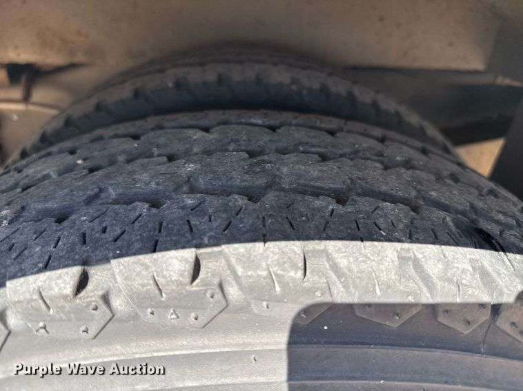 image for item DZ8761 2012 Ford E350 shuttle bus