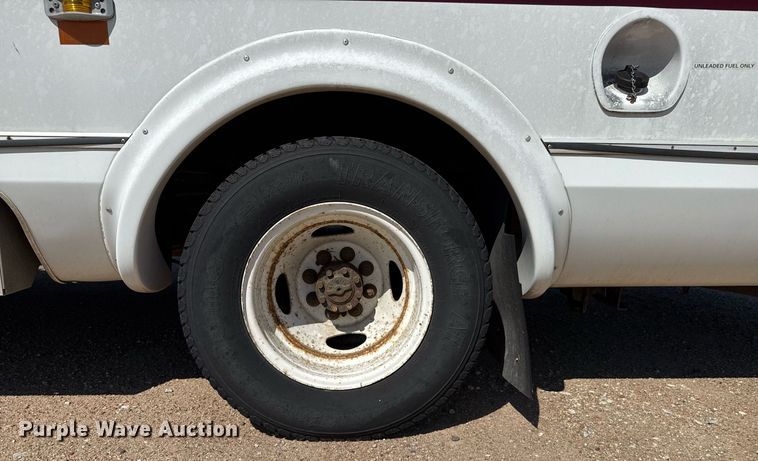 image for item DZ8761 2012 Ford E350 shuttle bus