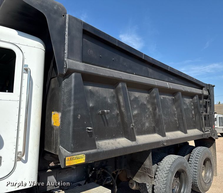 image for item DZ8762 2000 Peterbilt 330 dump truck
