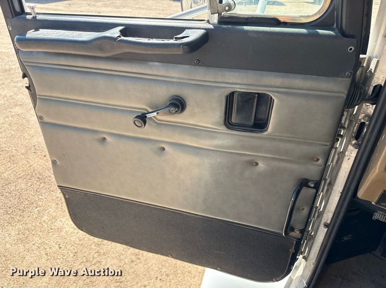 image for item DZ8762 2000 Peterbilt 330 dump truck