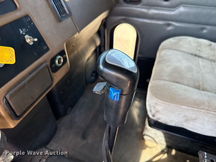 image for item DZ8762 2000 Peterbilt 330 dump truck