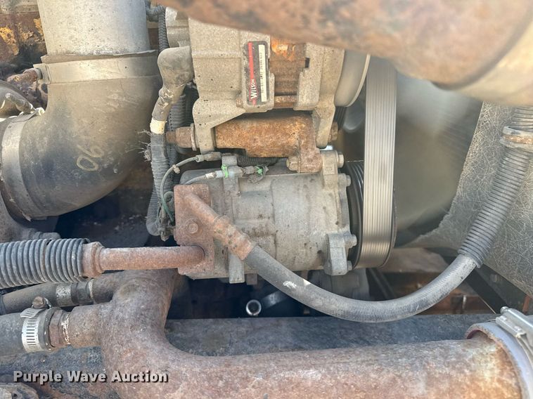 image for item DZ8762 2000 Peterbilt 330 dump truck