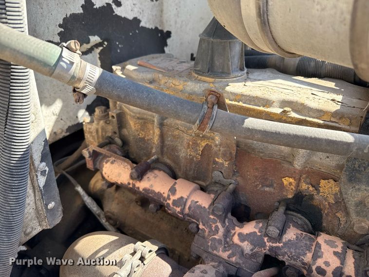 image for item DZ8762 2000 Peterbilt 330 dump truck