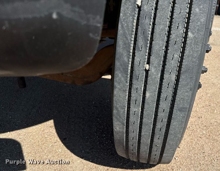 image for item DZ8762 2000 Peterbilt 330 dump truck