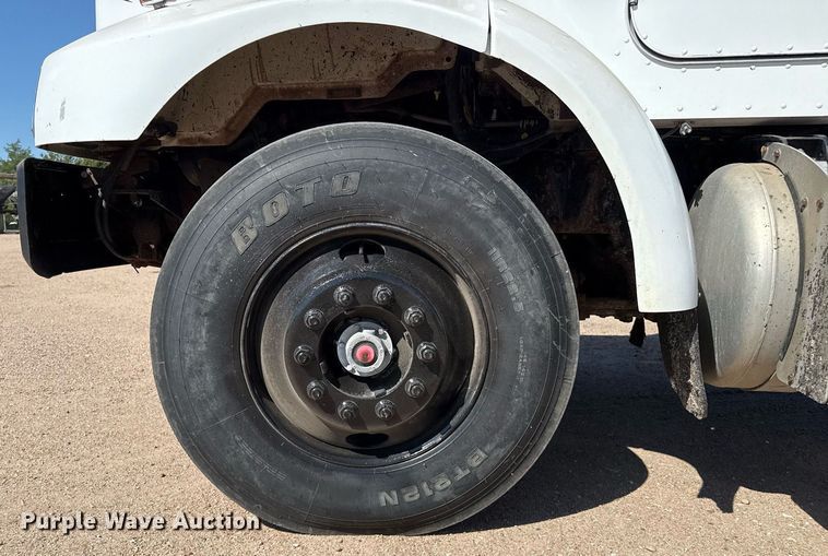 image for item DZ8762 2000 Peterbilt 330 dump truck