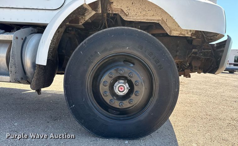 image for item DZ8762 2000 Peterbilt 330 dump truck