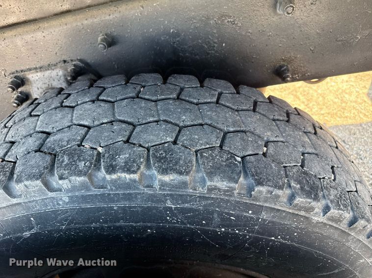 image for item DZ8762 2000 Peterbilt 330 dump truck