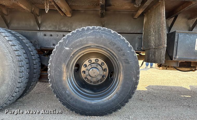 image for item DZ8762 2000 Peterbilt 330 dump truck