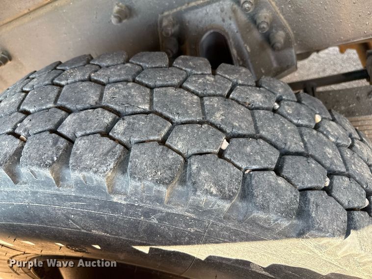 image for item DZ8762 2000 Peterbilt 330 dump truck