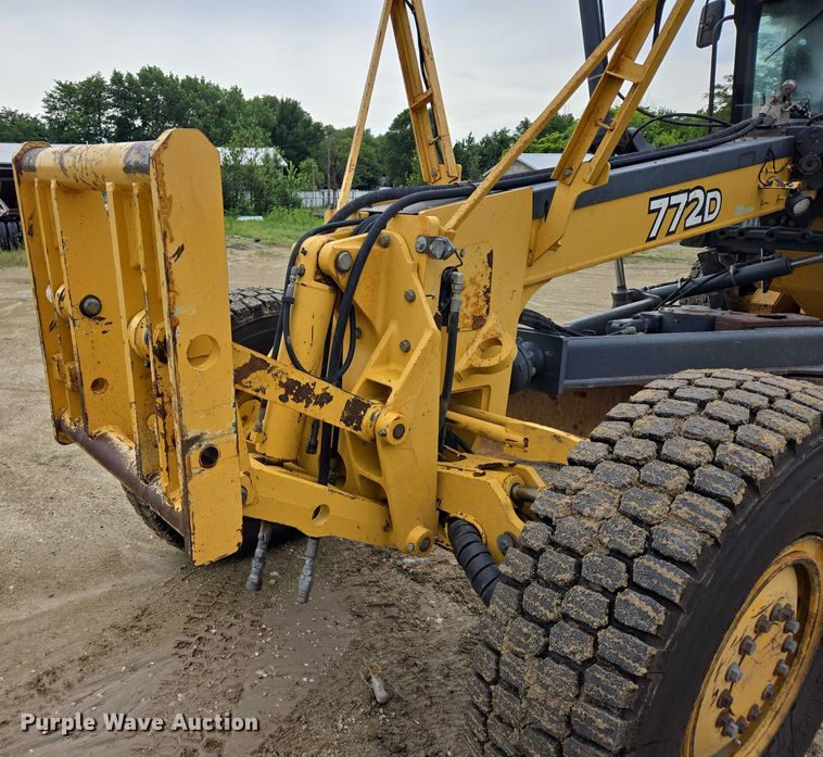 image for item EB0976 2008 John Deere 772D motor grader