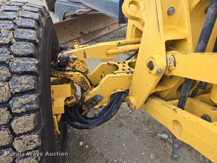 image for item EB0976 2008 John Deere 772D motor grader