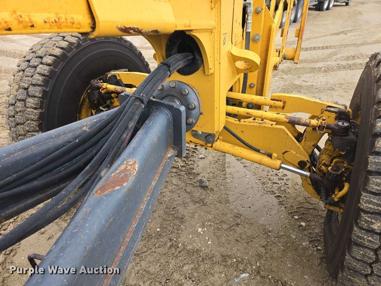 image for item EB0976 2008 John Deere 772D motor grader