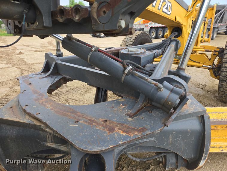 image for item EB0976 2008 John Deere 772D motor grader