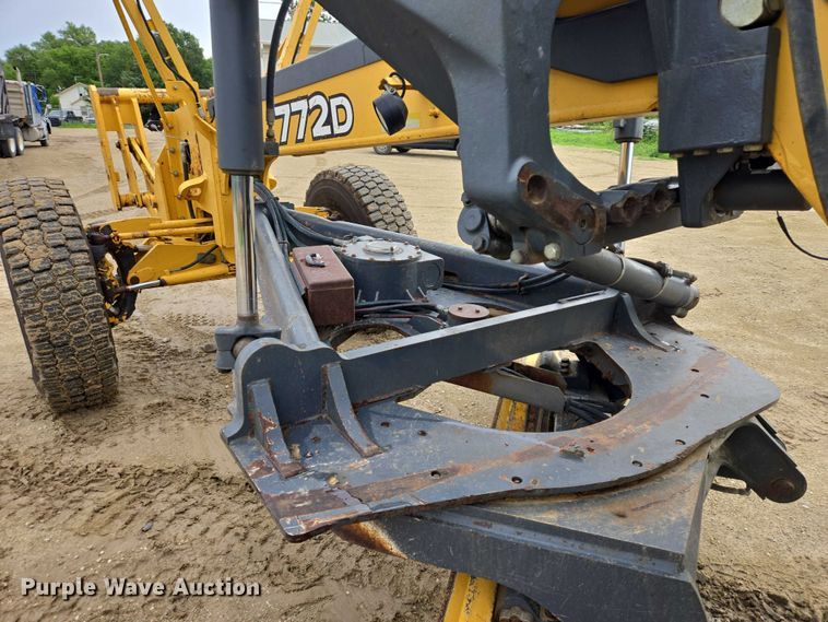 image for item EB0976 2008 John Deere 772D motor grader