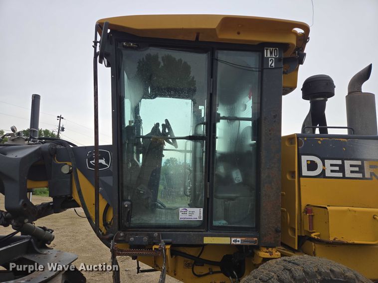 image for item EB0976 2008 John Deere 772D motor grader