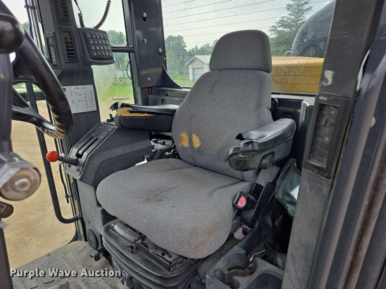 image for item EB0976 2008 John Deere 772D motor grader