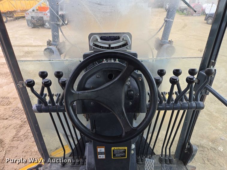 image for item EB0976 2008 John Deere 772D motor grader