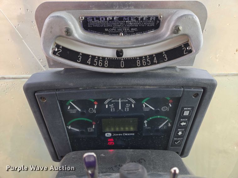 image for item EB0976 2008 John Deere 772D motor grader