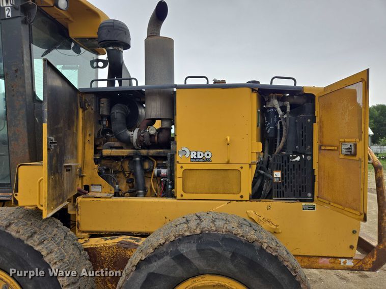 image for item EB0976 2008 John Deere 772D motor grader