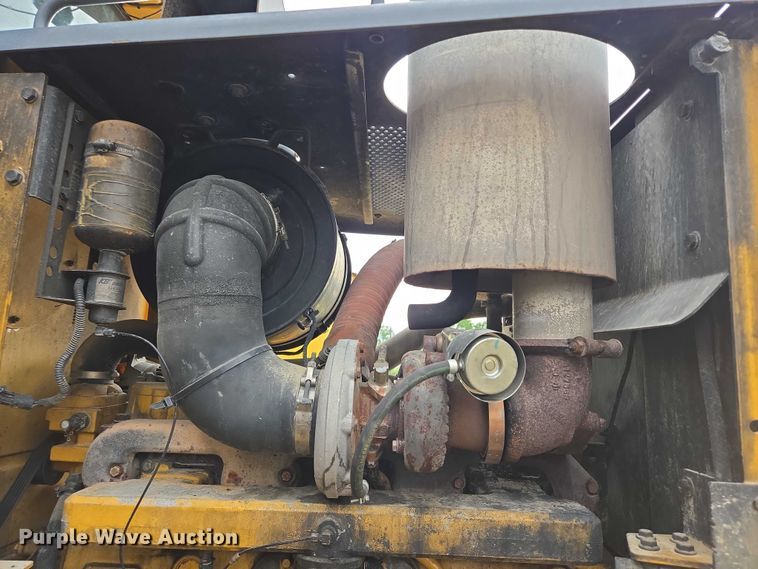 image for item EB0976 2008 John Deere 772D motor grader