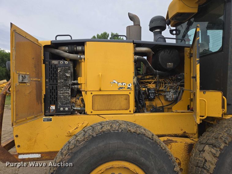 image for item EB0976 2008 John Deere 772D motor grader