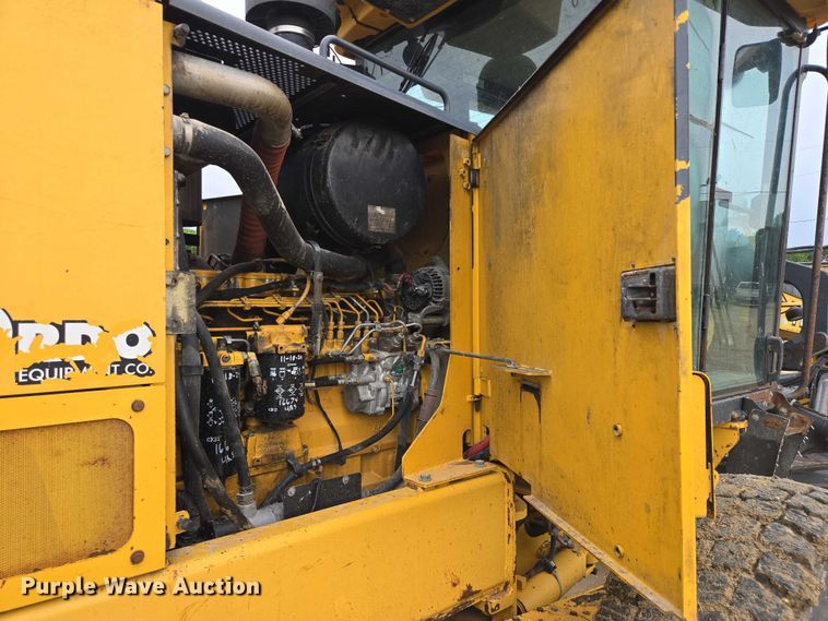 image for item EB0976 2008 John Deere 772D motor grader