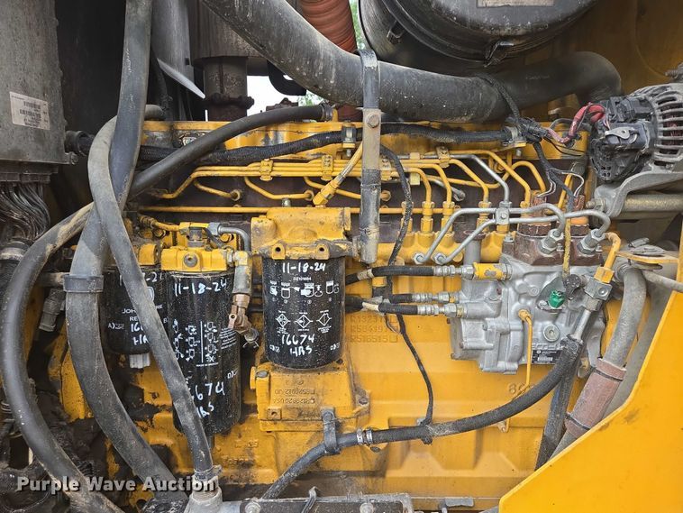 image for item EB0976 2008 John Deere 772D motor grader