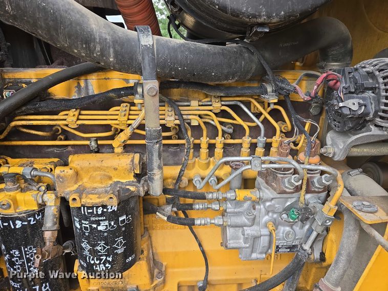 image for item EB0976 2008 John Deere 772D motor grader