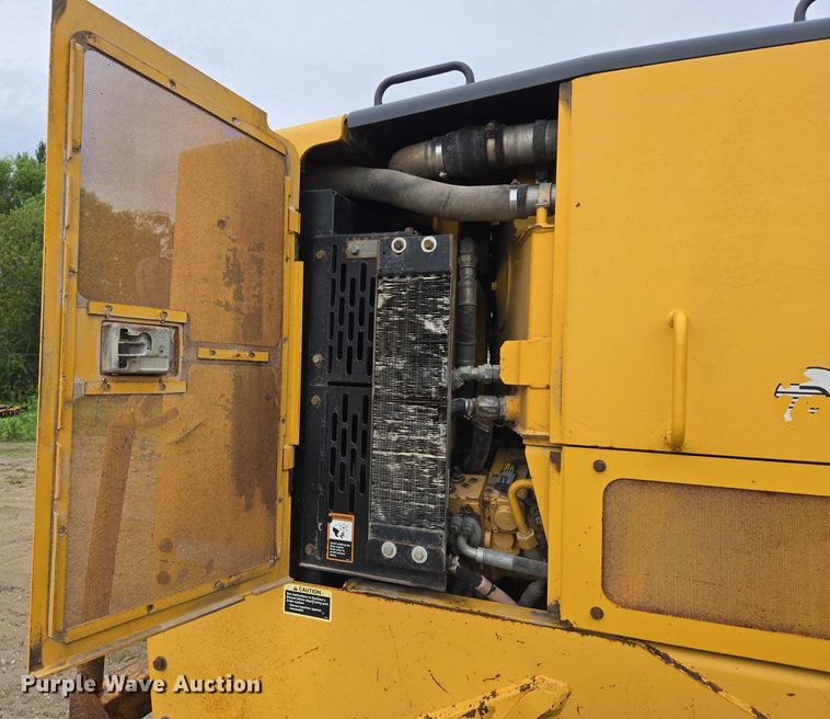 image for item EB0976 2008 John Deere 772D motor grader