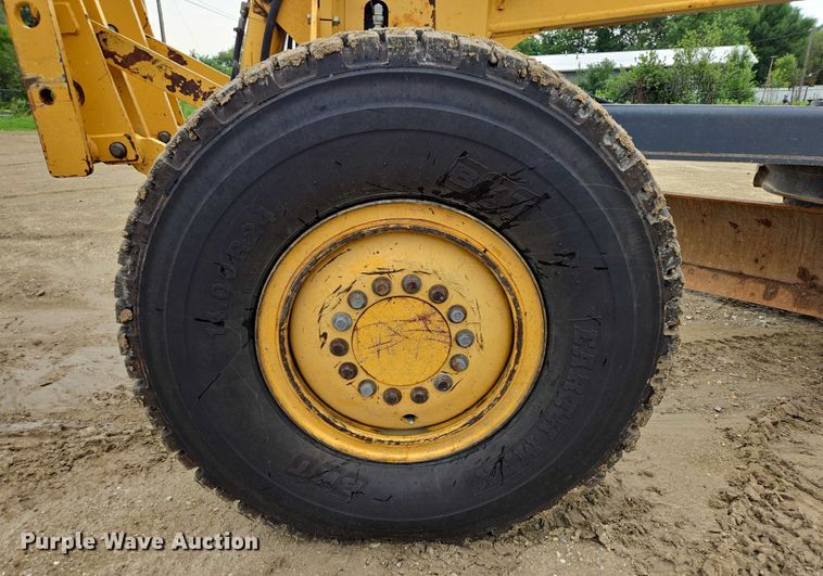 image for item EB0976 2008 John Deere 772D motor grader