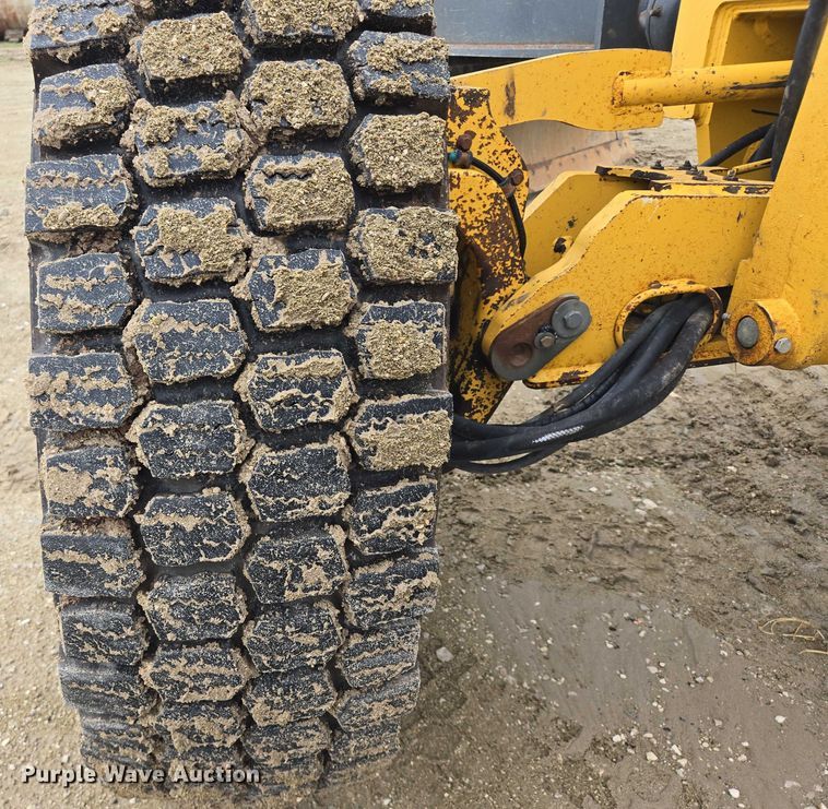 image for item EB0976 2008 John Deere 772D motor grader